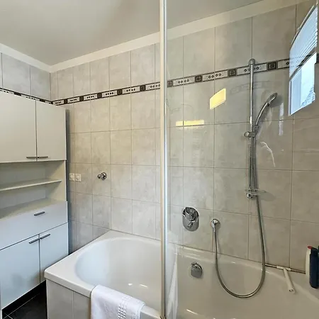 Echtholz, 110m2, Sport, Erholung, Mit Garage - Su48 *