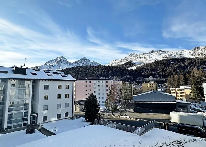 Su48 - Echtholz, 110m2, Sport, Erholung, Mit Garage サンモリッツ